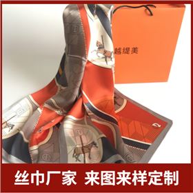 絲巾有些什么款式、絲巾、真絲絲巾、